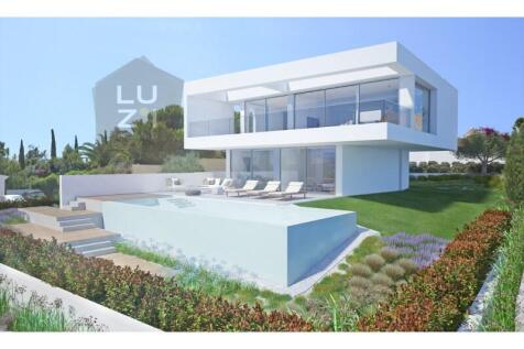 3 bedroom villa under construction with sea view, at Praia da Luz