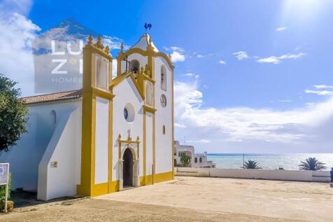3 bedroom villa under construction with sea view, at Praia da Luz