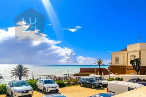 3 bedroom villa under construction with sea view, at Praia da Luz