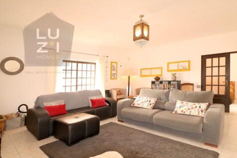 Renovated T6&#43;4 Villa perfect for Local Accommodation, close to Praia da Luz- Deal Homes