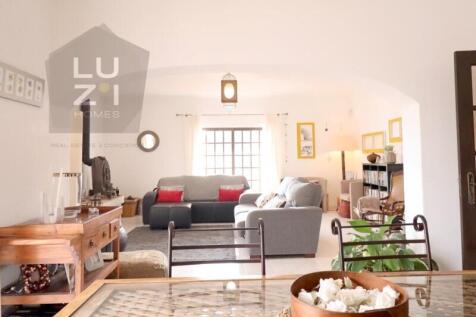 Renovated T6&#43;4 Villa perfect for Local Accommodation, close to Praia da Luz- Deal Homes