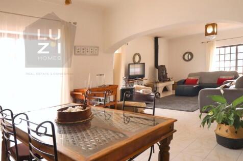 Renovated T6&#43;4 Villa perfect for Local Accommodation, close to Praia da Luz- Deal Homes