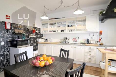 Renovated T6&#43;4 Villa perfect for Local Accommodation, close to Praia da Luz- Deal Homes