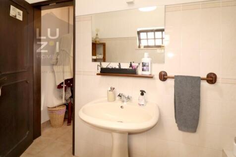 Renovated T6&#43;4 Villa perfect for Local Accommodation, close to Praia da Luz- Deal Homes
