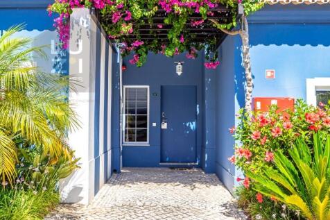 Tourist village on the outskirts of Lagos - Deal Homes