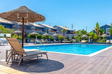 Tourist village on the outskirts of Lagos - Deal Homes