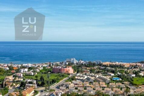 Tourist village on the outskirts of Lagos - Deal Homes