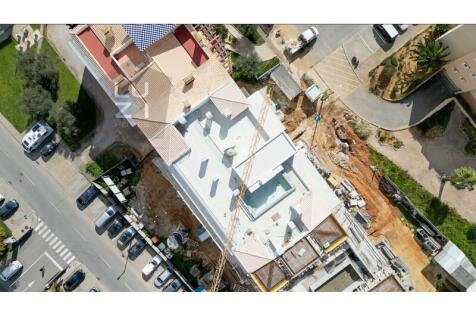 LBrand new luxury 4 bedroom flat, Lagos - Deal Homes