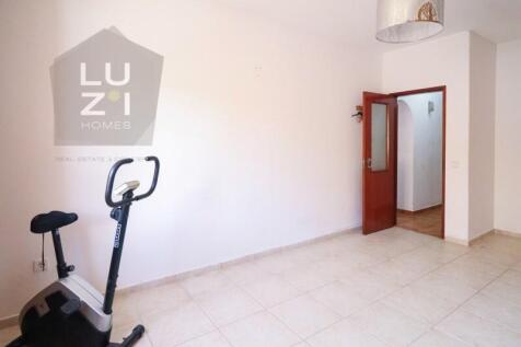 3&#43;1 bedroom semi-detached house with 2 entrances, Vila do Bispo - LUZI HOMES