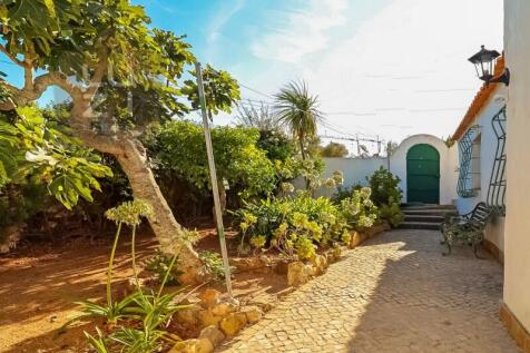 Detached 4&#43;1 Bedroom Villa in Lagos - Luzi Homes