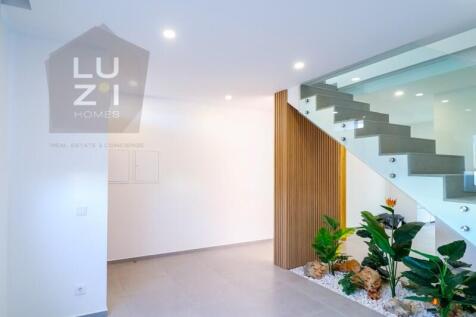 Renovated 3 storey villa with sea views in the old town, Lagos - LUZI HOMES