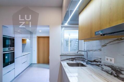 Renovated 3 storey villa with sea views in the old town, Lagos - LUZI HOMES