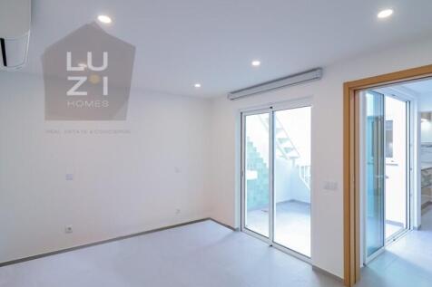 Renovated 3 storey villa with sea views in the old town, Lagos - LUZI HOMES