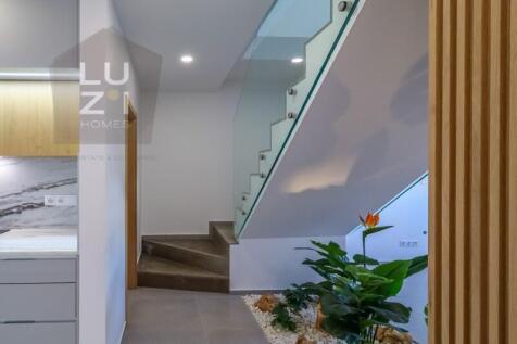 Renovated 3 storey villa with sea views in the old town, Lagos - LUZI HOMES