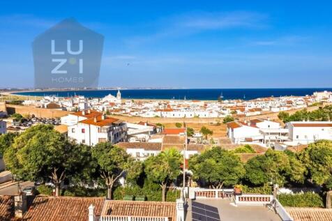 Renovated 3 storey villa with sea views in the old town, Lagos - LUZI HOMES
