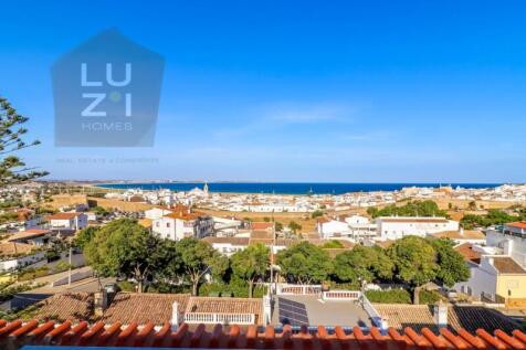 Renovated 3 storey villa with sea views in the old town, Lagos - LUZI HOMES