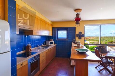 2 bedroom flat with sea views, Sagres - Luzi Homes