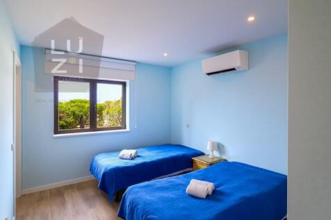2 bedroom flat with sea views, Sagres - Luzi Homes