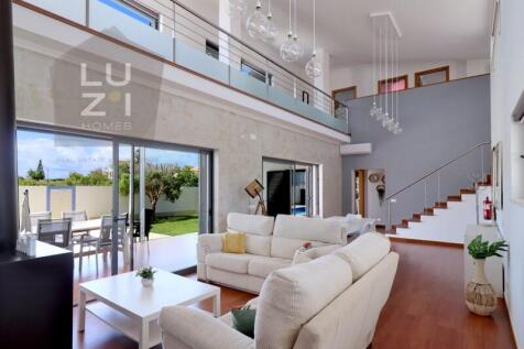 3 bedroom villa with pool and garage in Sagres - Luzi Homes