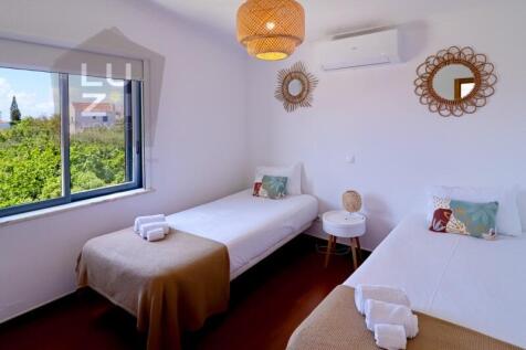 3 bedroom villa with pool and garage in Sagres - Luzi Homes
