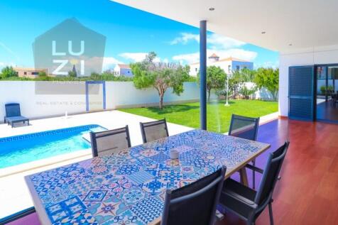 3 bedroom villa with pool and garage in Sagres - Luzi Homes