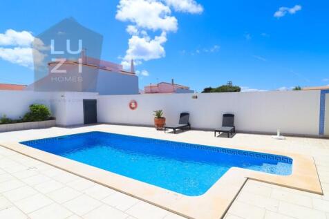 3 bedroom villa with pool and garage in Sagres - Luzi Homes