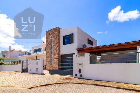 3 bedroom villa with pool and garage in Sagres - Luzi Homes