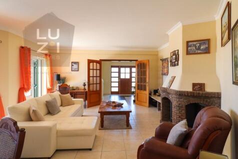 Luxury 6 bedroom villa with pool in Burgau, Algarve - Luzi Homes