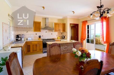 Luxury 6 bedroom villa with pool in Burgau, Algarve - Luzi Homes