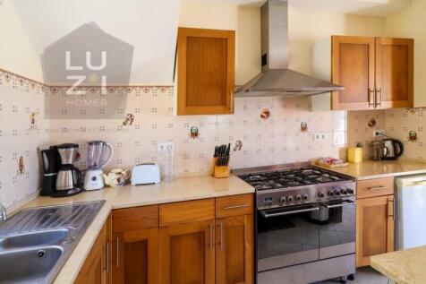 Luxury 6 bedroom villa with pool in Burgau, Algarve - Luzi Homes