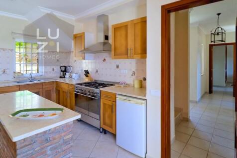 Luxury 6 bedroom villa with pool in Burgau, Algarve - Luzi Homes