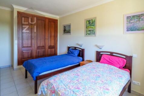 Luxury 6 bedroom villa with pool in Burgau, Algarve - Luzi Homes