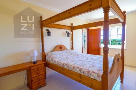 Luxury 6 bedroom villa with pool in Burgau, Algarve - Luzi Homes