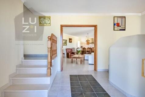 Luxury 6 bedroom villa with pool in Burgau, Algarve - Luzi Homes