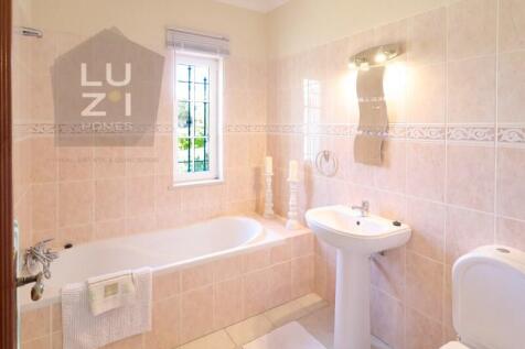 Luxury 6 bedroom villa with pool in Burgau, Algarve - Luzi Homes