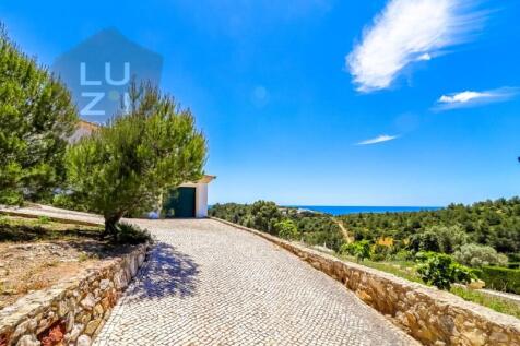 Luxury 6 bedroom villa with pool in Burgau, Algarve - Luzi Homes