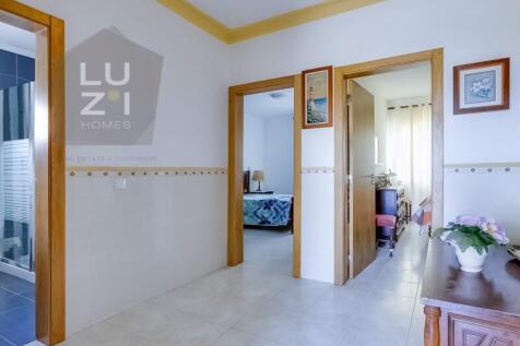 Renovated 3 bedroom villa with backyard, near the beach, Sagres - Luzi HomesHall