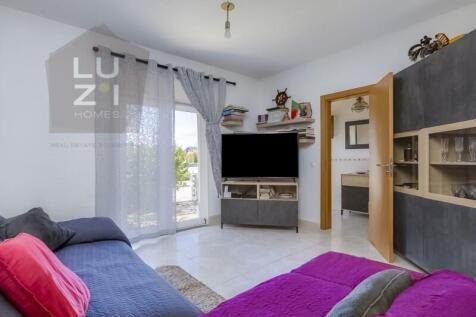 Renovated 3 bedroom villa with backyard, near the beach, Sagres - Luzi Homes