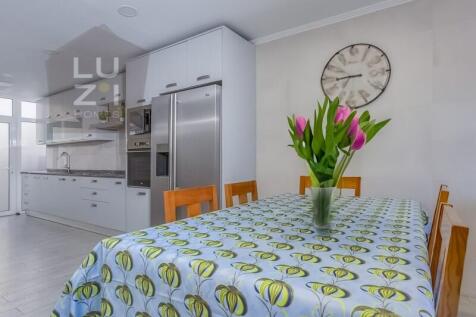 Renovated 3 bedroom villa with backyard, near the beach, Sagres - Luzi Homes