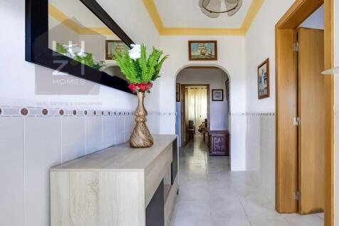 Renovated 3 bedroom villa with backyard, near the beach, Sagres - Luzi Homes