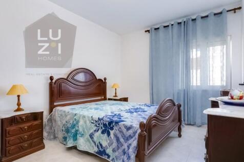Renovated 3 bedroom villa with backyard, near the beach, Sagres - Luzi Homes