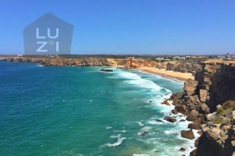 Renovated 3 bedroom villa with backyard, near the beach, Sagres - Luzi Homes