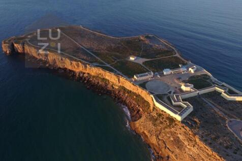 Renovated 3 bedroom villa with backyard, near the beach, Sagres - Luzi Homes