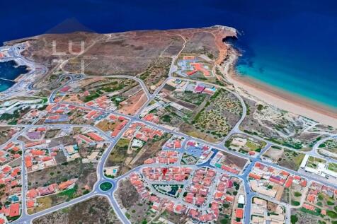 Renovated 3 bedroom villa with backyard, near the beach, Sagres - Luzi Homes