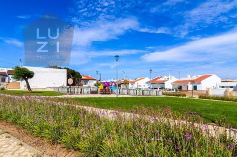 Renovated 3 bedroom villa with backyard, near the beach, Sagres - Luzi Homes