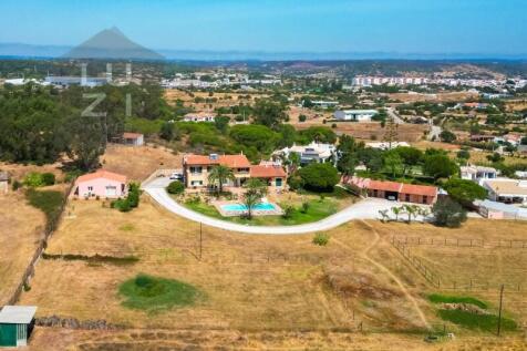 Paradise farm T5&#43;T1 with swimming pool and riding arenas, on the outskirts of Lagos - Luzi Homes