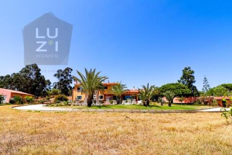 Paradise farm T5&#43;T1 with swimming pool and riding arenas, on the outskirts of Lagos - Luzi Homes