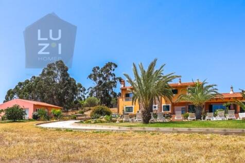 Paradise farm T5&#43;T1 with swimming pool and riding arenas, on the outskirts of Lagos - Luzi Homes