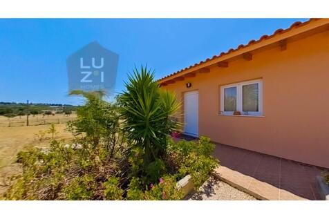 Paradise farm T5&#43;T1 with swimming pool and riding arenas, on the outskirts of Lagos - Luzi Homes