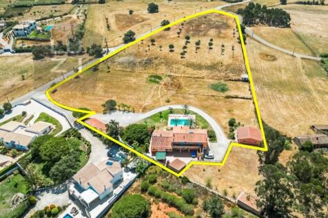 Paradise farm T5&#43;T1 with swimming pool and riding arenas, on the outskirts of Lagos - Luzi Homes